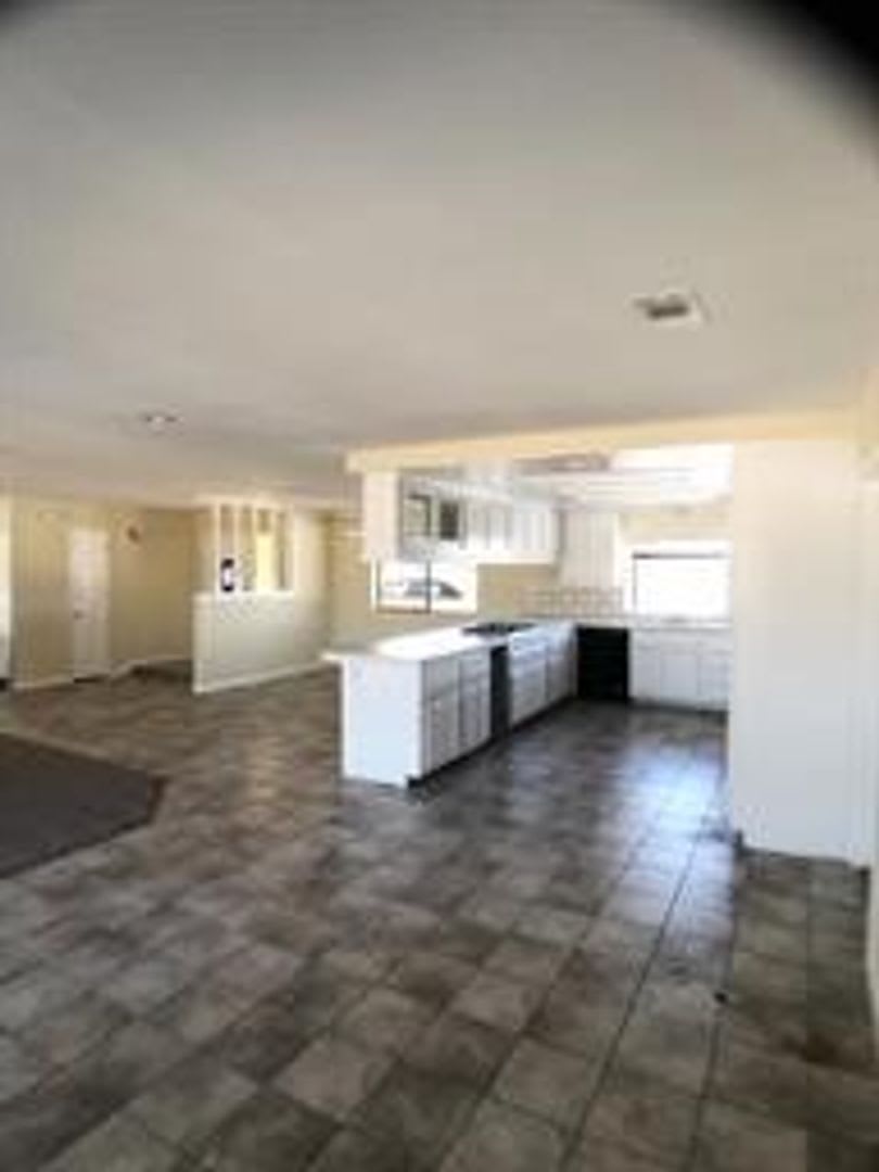 House For Rent – photo 3