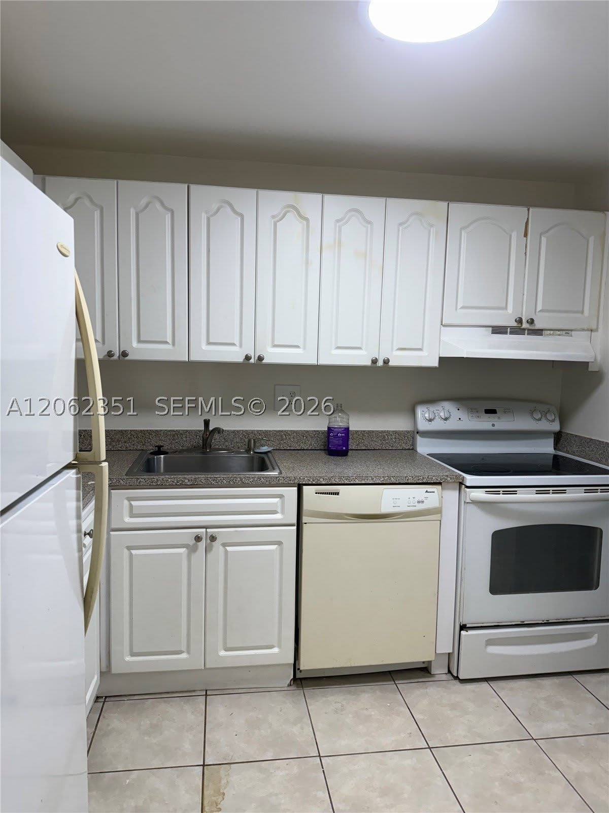 7825 Fairview Dr – photo 3