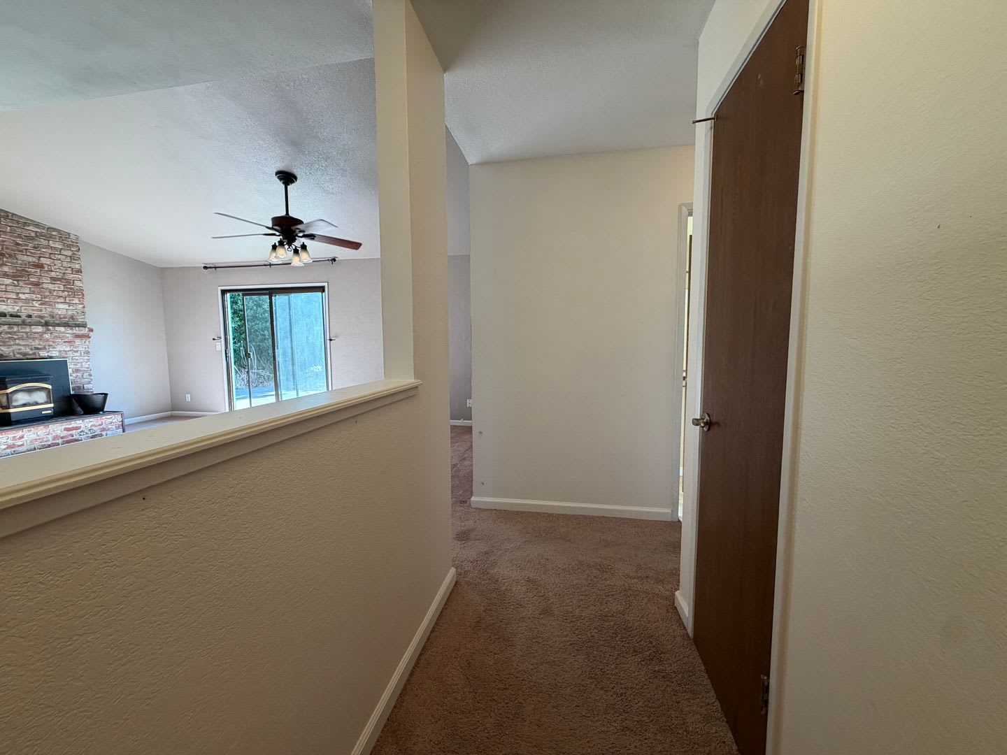 Cute house with huge yard 2 bedroom 2 bath – photo 4