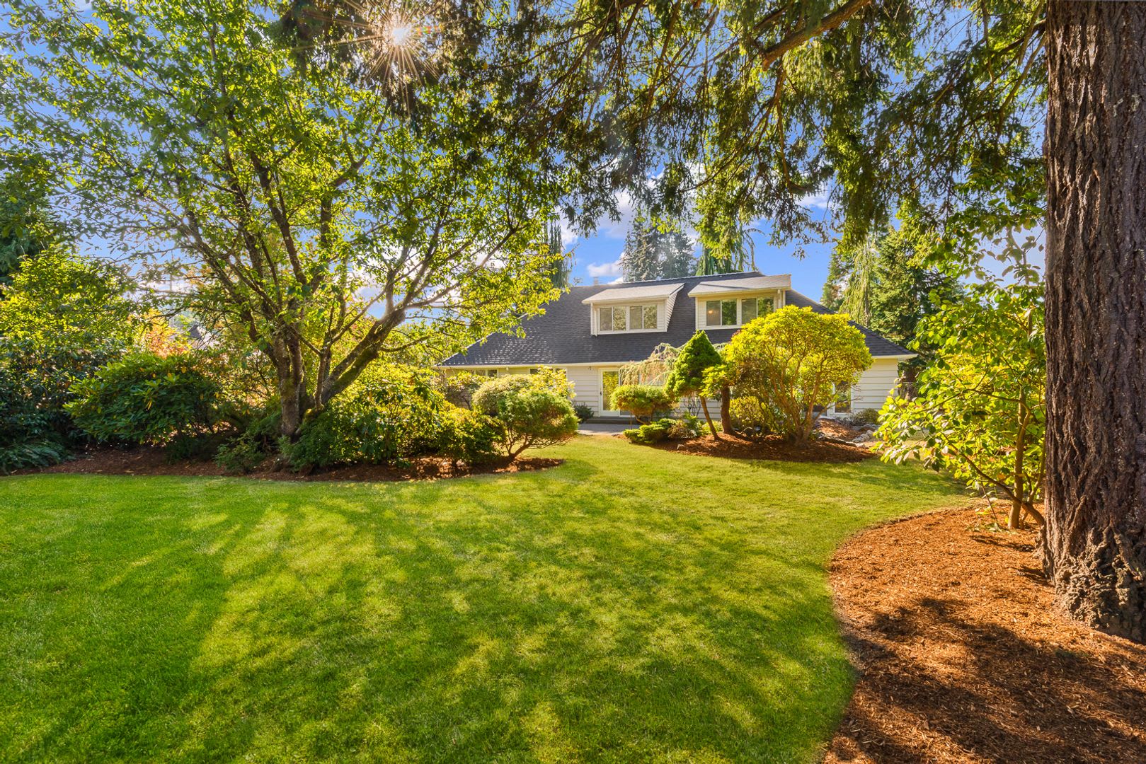 Shoreline 5 Bedroom Plus Den Office 2 5 Bath Home – photo 5