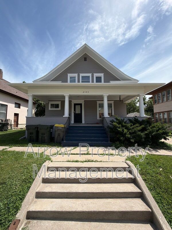 2125 South Street – photo 1