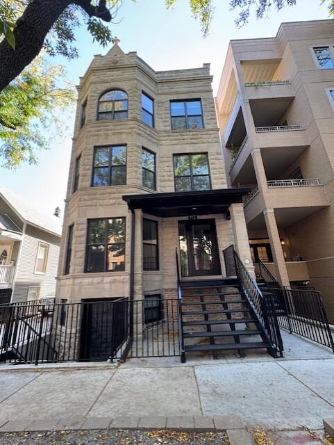 715 West Aldine Ave. – photo 1