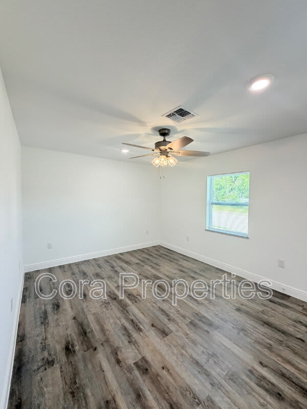 401 E Pearl Street – photo 4