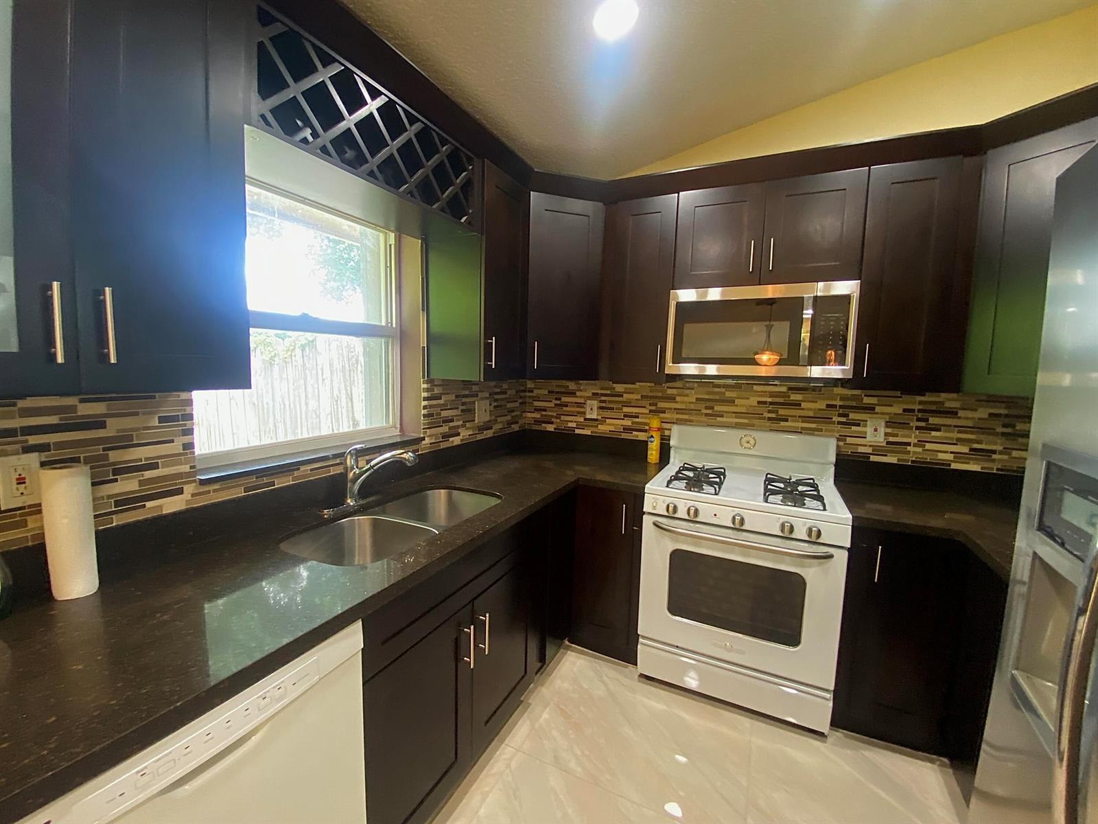 5314 Blueberry Hill Avenue – photo 5