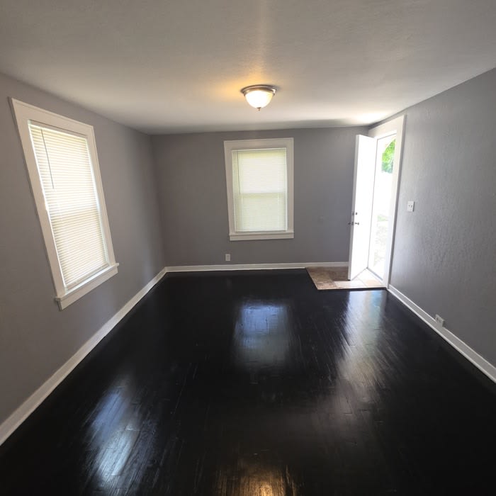 1918 South Willow Avenue – photo 4