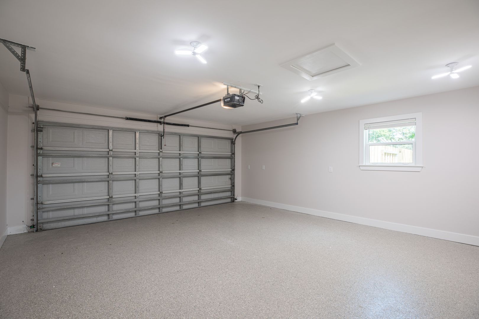 Beautifully Renovated Home Backing Up To Golf Course in Jax Beach – photo 4