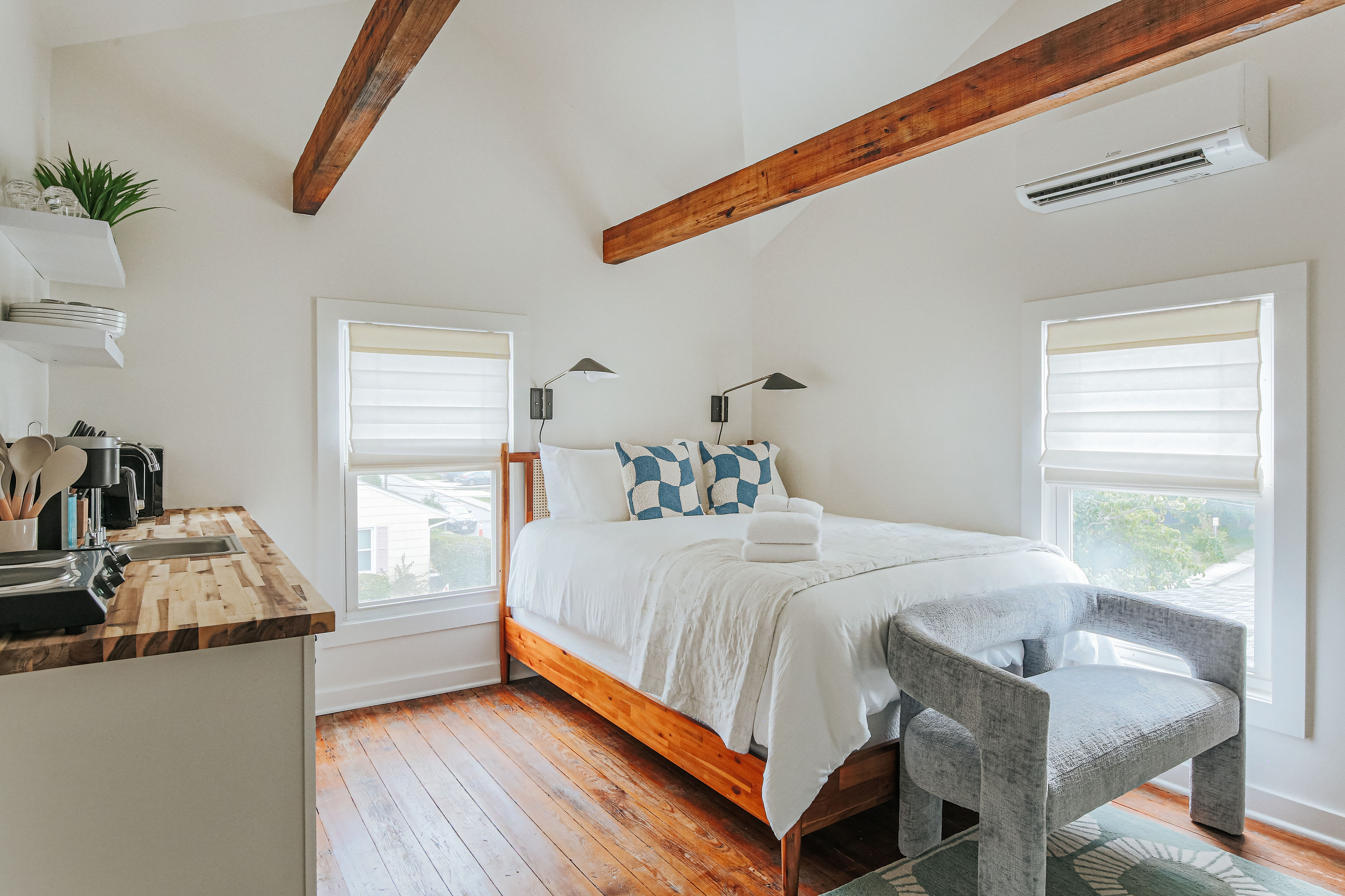 1023 King St – photo 5