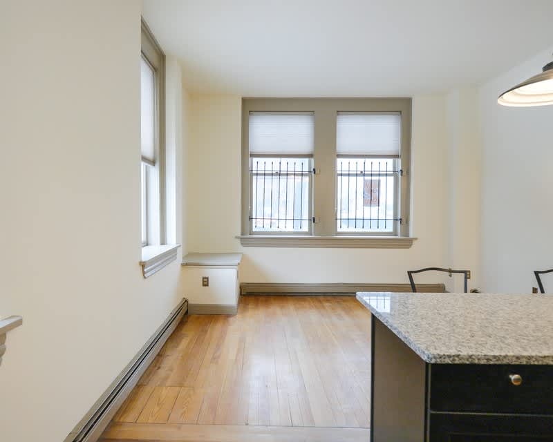 260 College Street, Unit 4 – photo 2