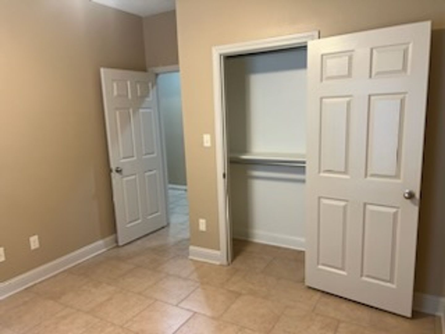 3923 Mobley Circle – photo 3