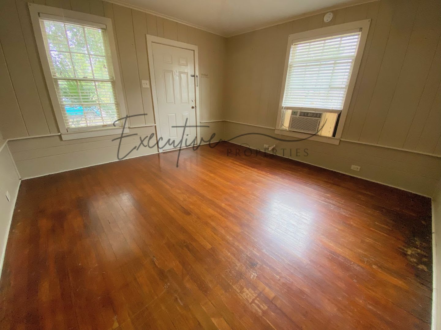 Downtown Living 1 Bedroom Apartment With All Bills Paid – photo 3