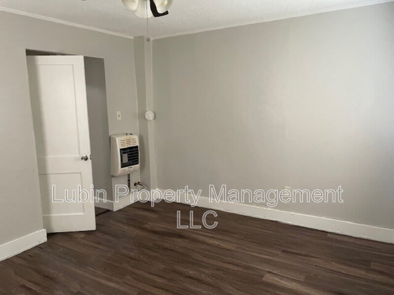 781 David St – photo 5
