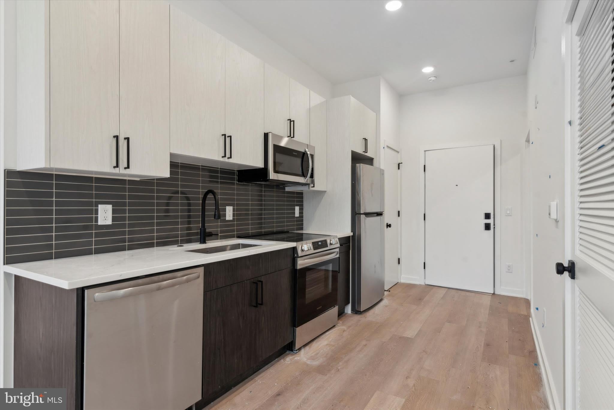 1704 FRANKFORD AVENUE – photo 3