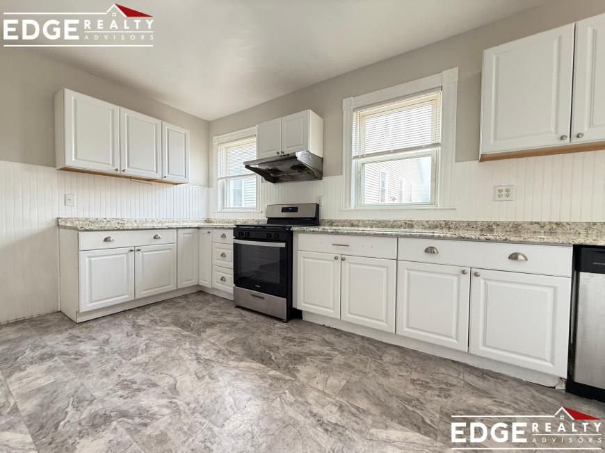 4 Lawrence Pl. – photo 1