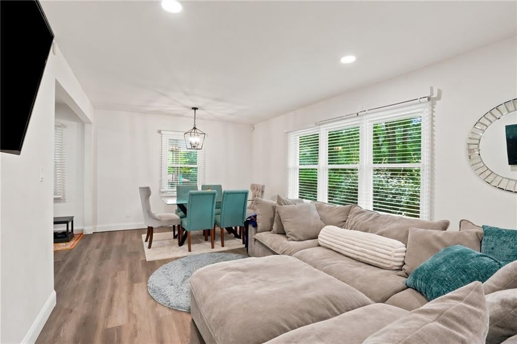 581 Meadowbrook Drive SE – photo 3