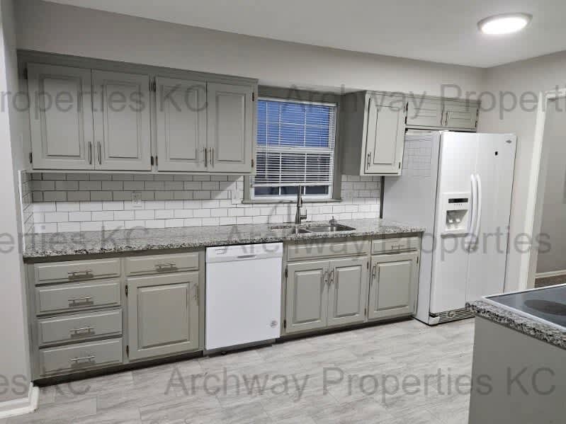 1600 W Elm Terr – photo 2