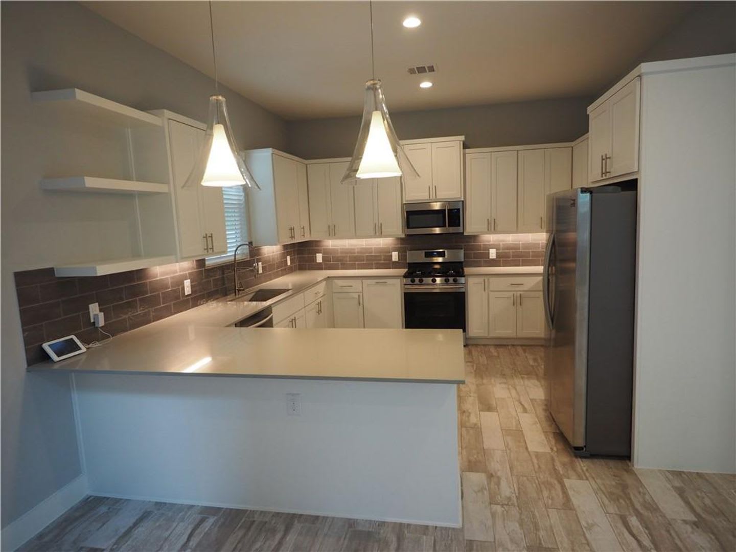 Modern 2 Bed 2 5 Bath Central Austin Home – photo 4
