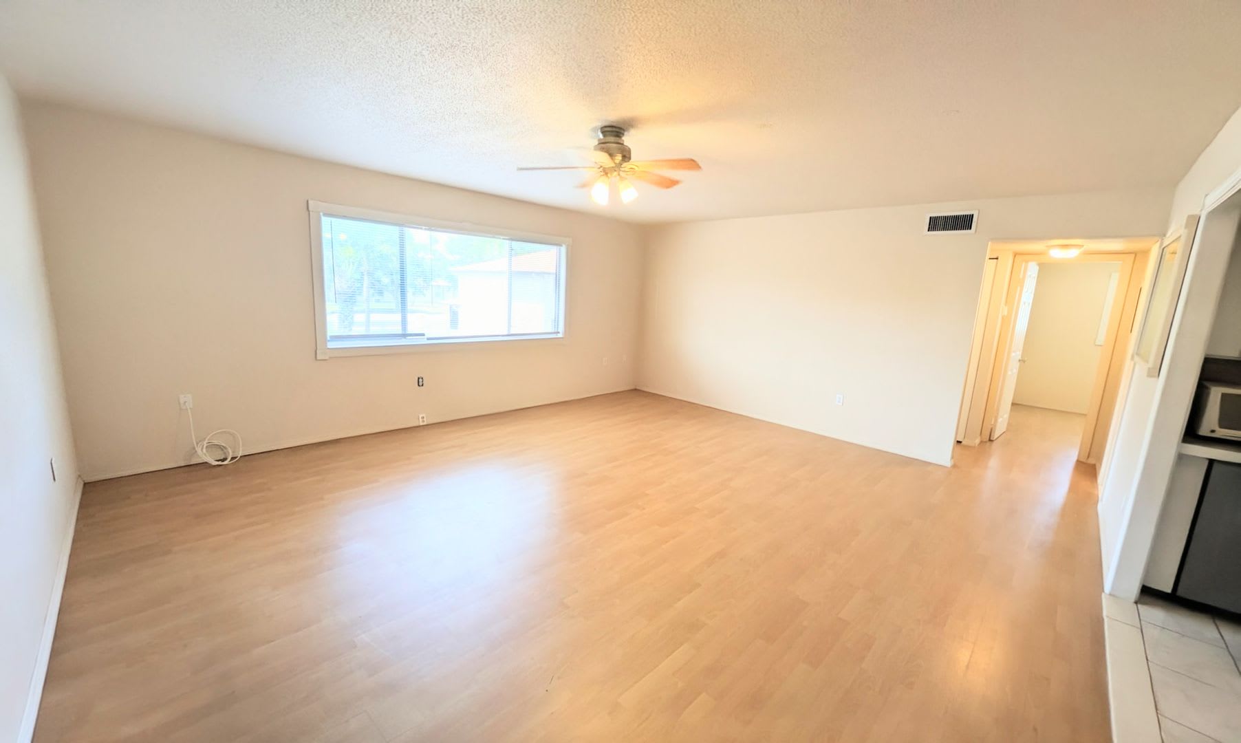 Annual UNFURNISHED 2/1 condo Island life – photo 5