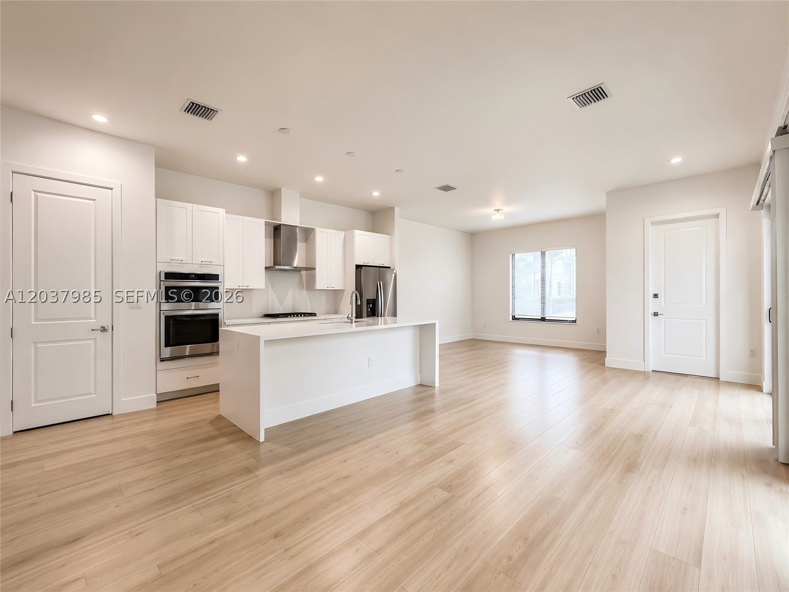 8185 Nw 42Nd St – photo 2