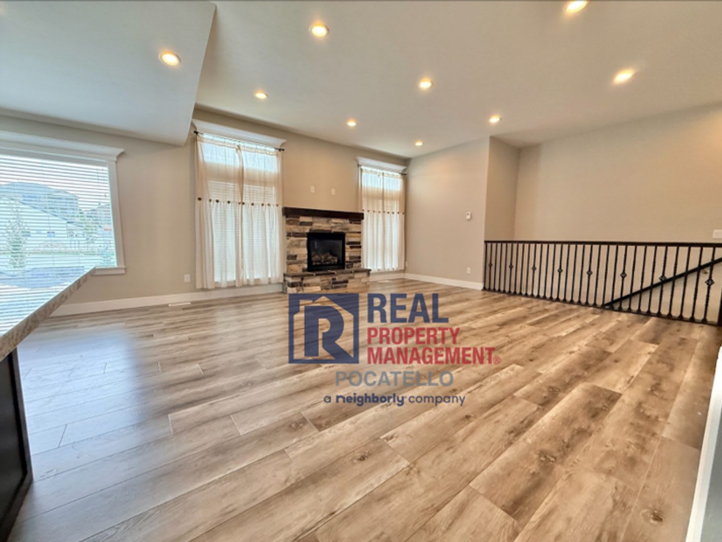 Beautiful 6 bedroom 3 bath house – photo 4