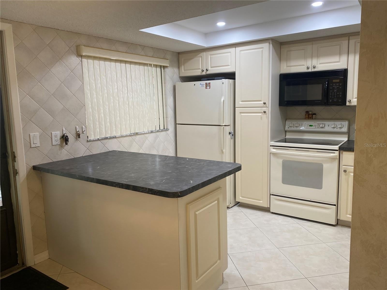 2440 Winding Creek Boulevard – photo 3