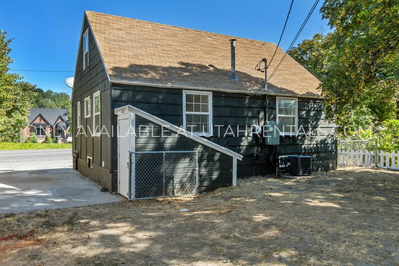 411 W Main St – photo 4