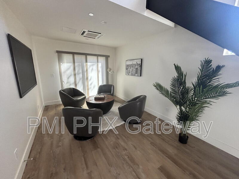 430 W 7th Street – photo 5