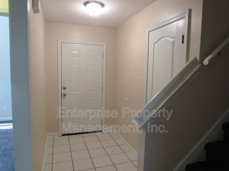 9740 Riggin Dr – photo 2