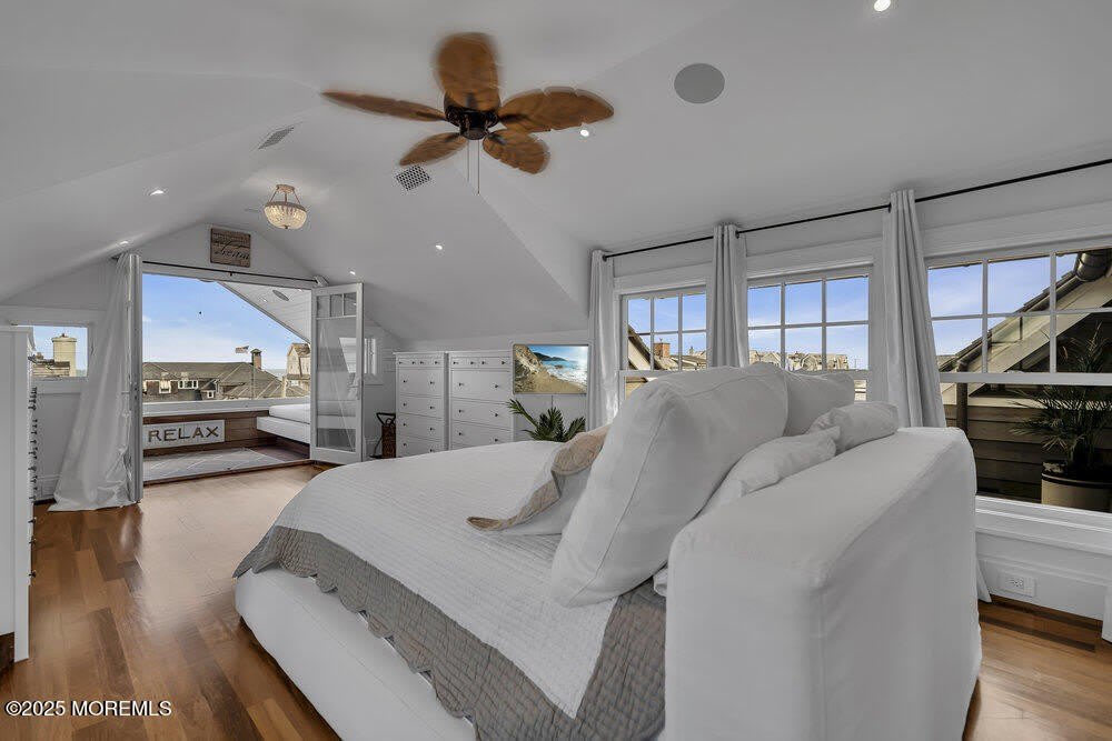 985 Ocean Avenue – photo 5