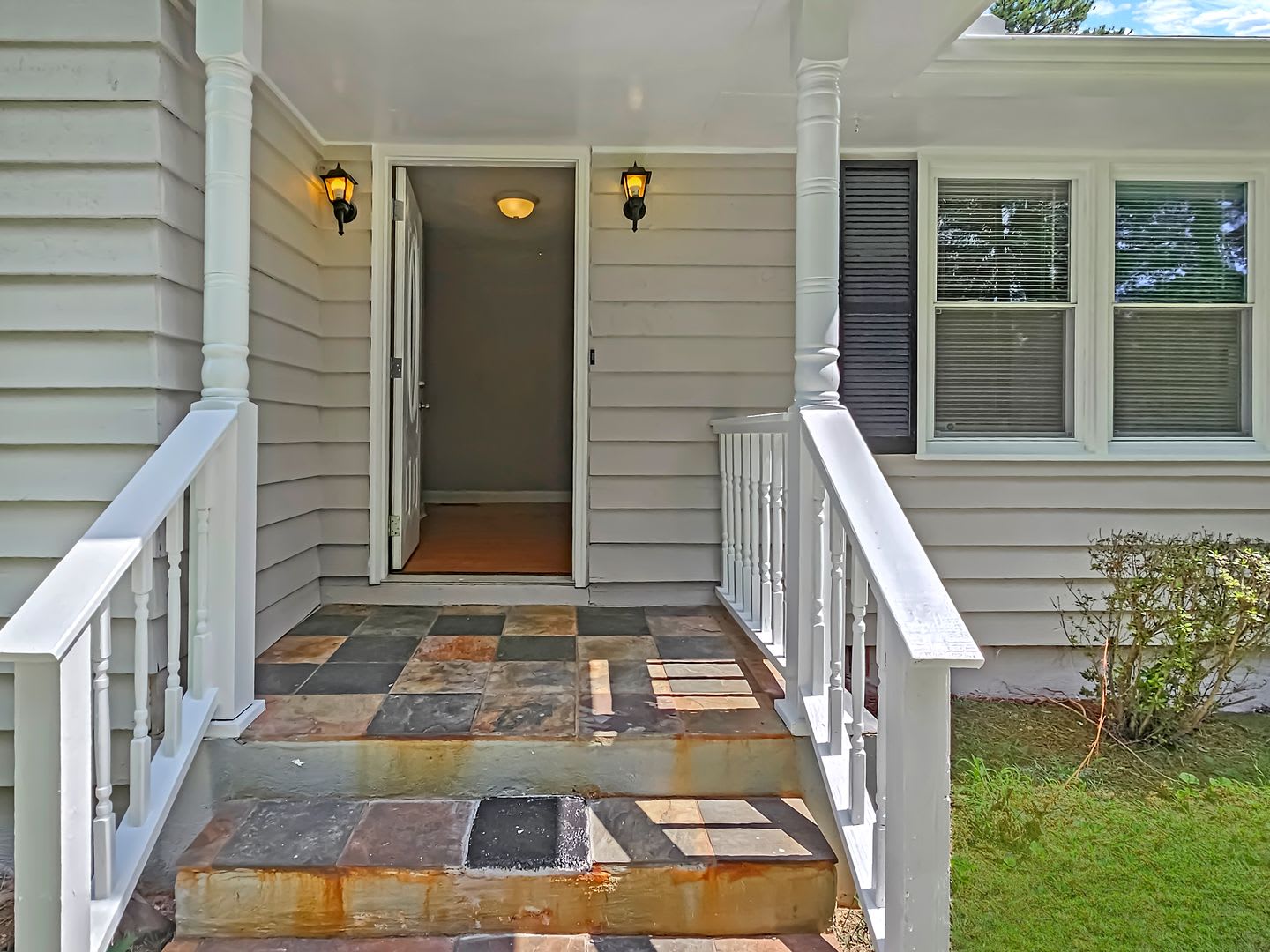 4 Bedroom 3 5 Bath Split Level Home On Large Level Lot In Austell – photo 3