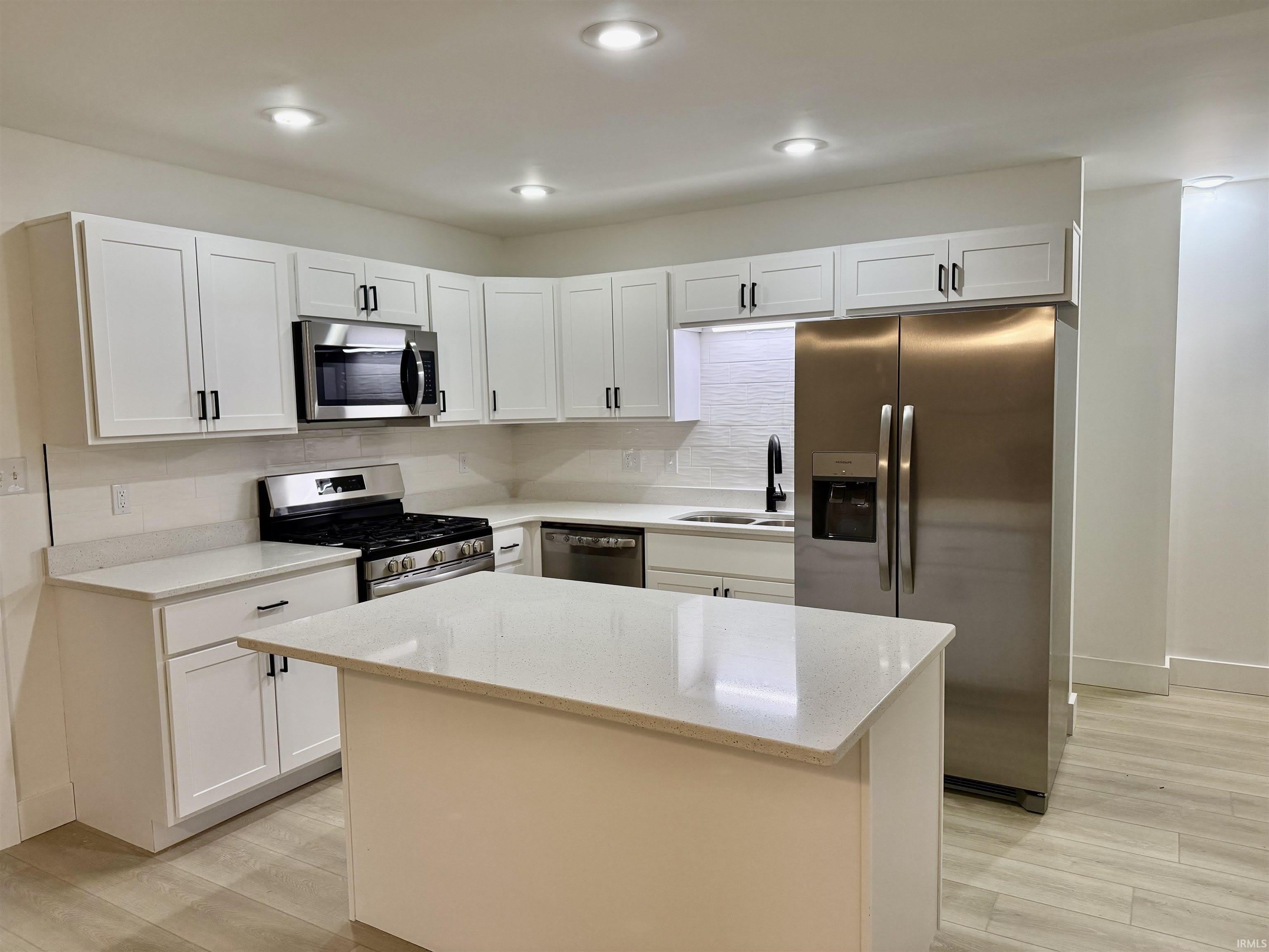 404 S Hickory Drive – photo 3