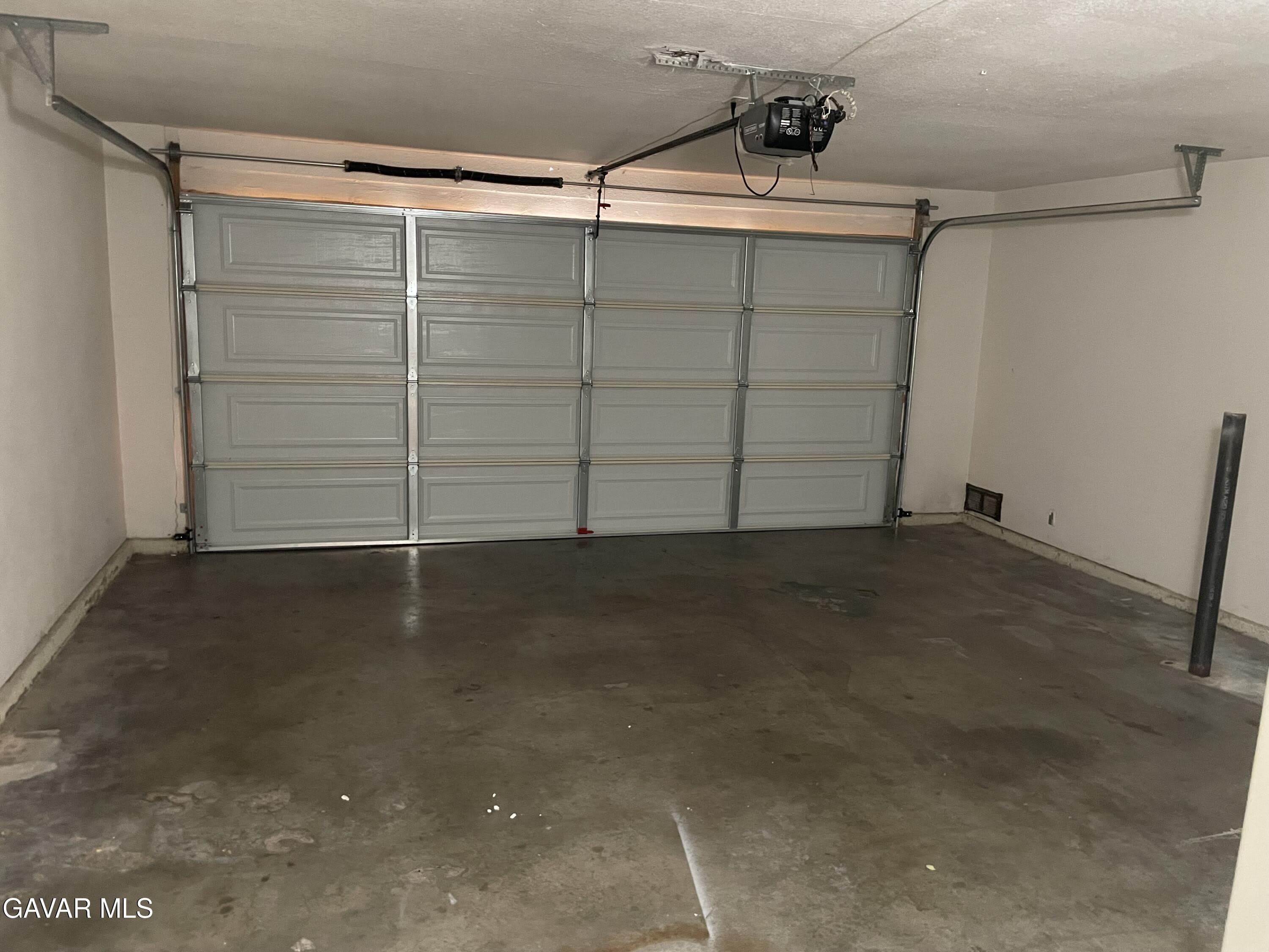 1739 W Avenue J15 – photo 4