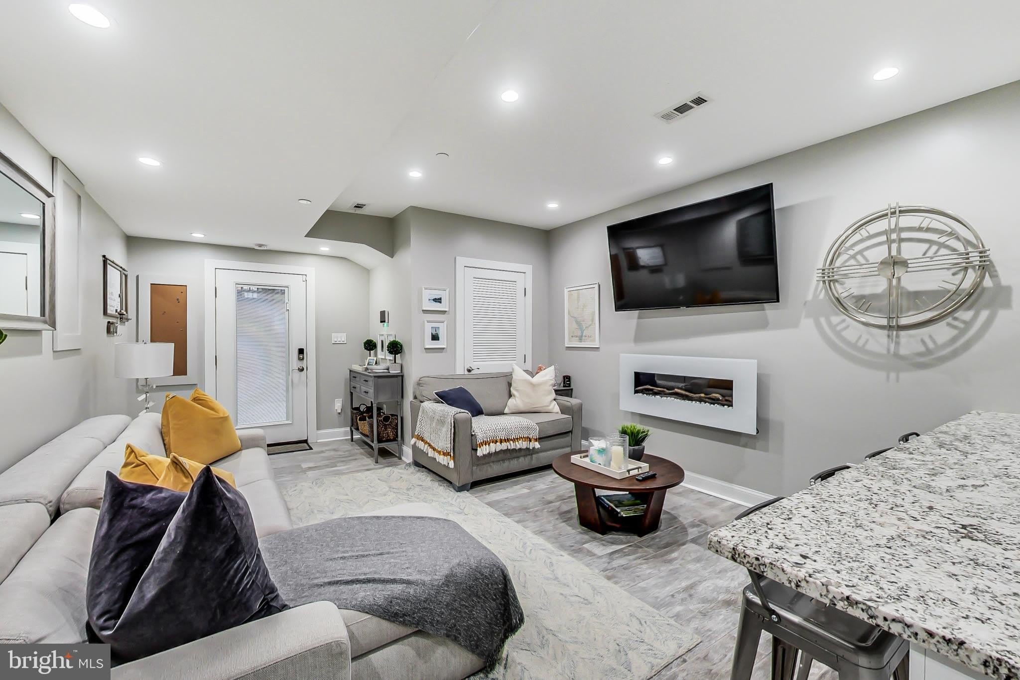 1343 IRVING Street NW – photo 2