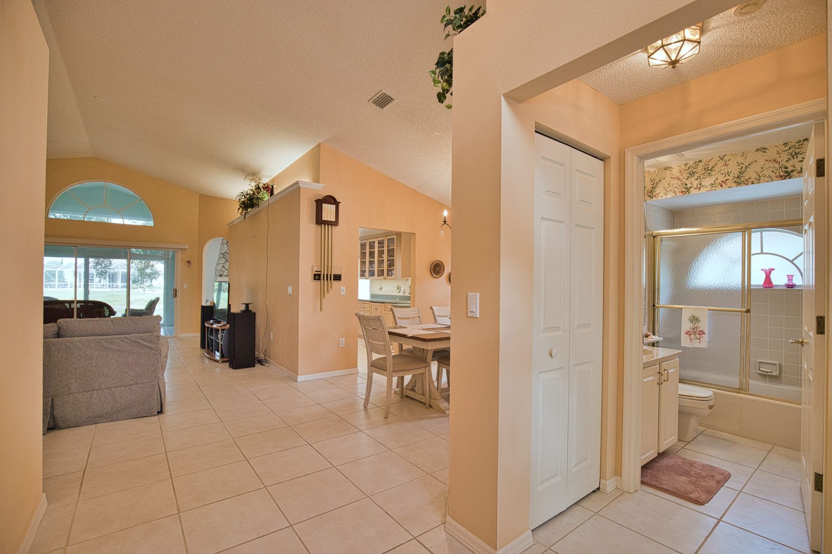 Seasonal Short-Term 3 Bedroom 3 Bathroom Home in The Patio Homes of Chestnut Creek! – photo 4