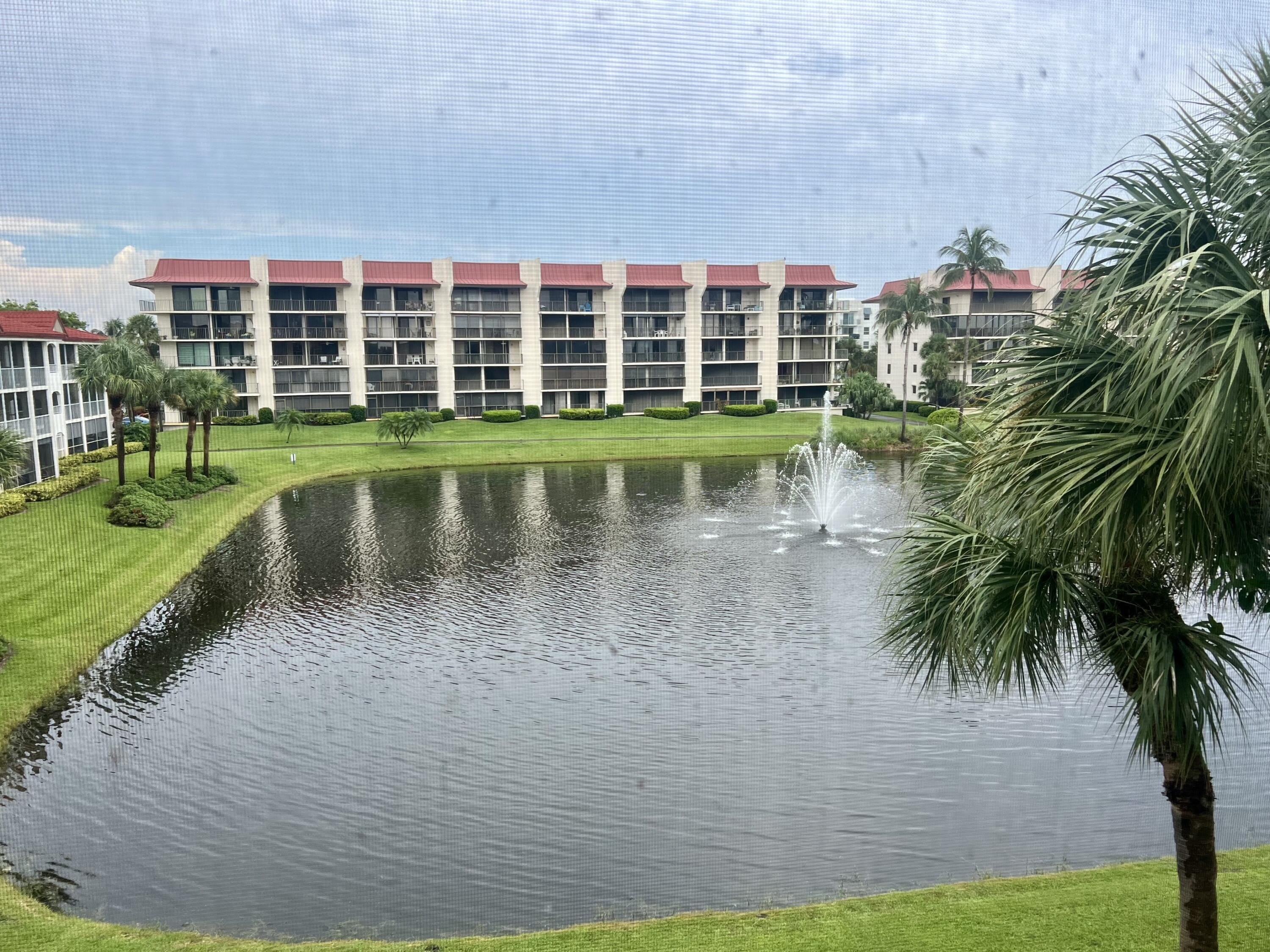 108 Half Moon Circle – photo 2