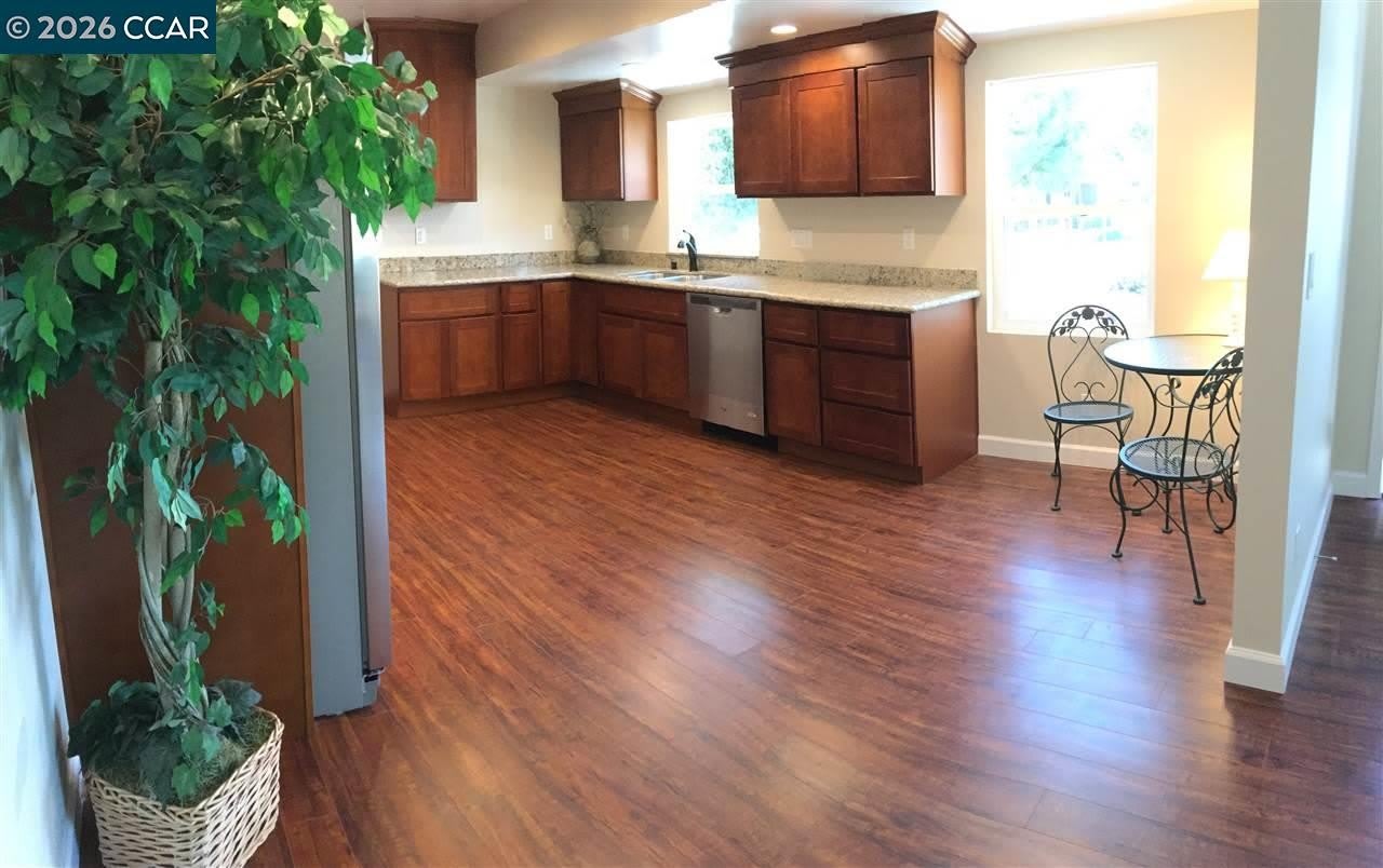 1448 Rosal Ln Front House – photo 2