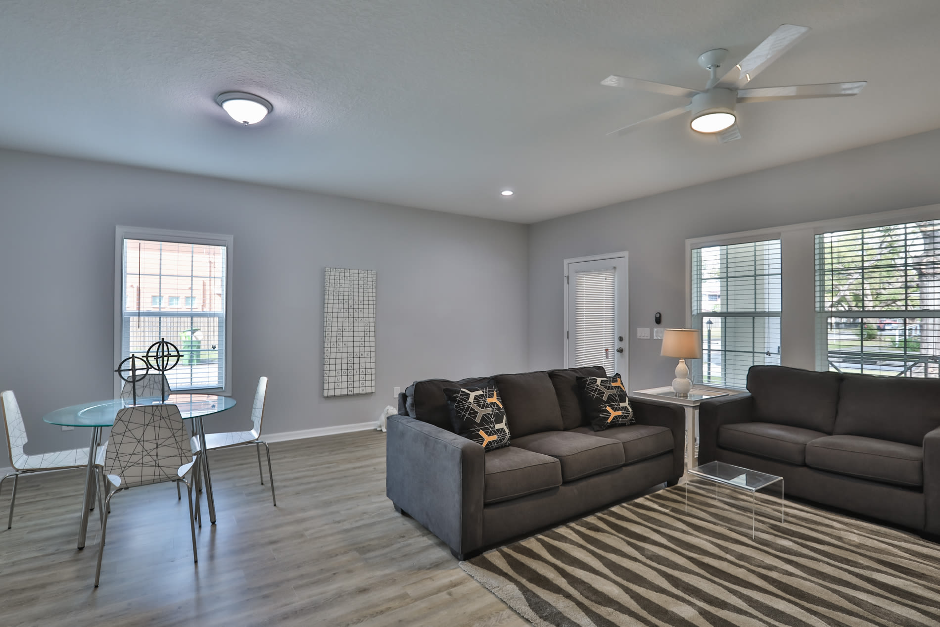 116 W Amelia Ave – photo 4