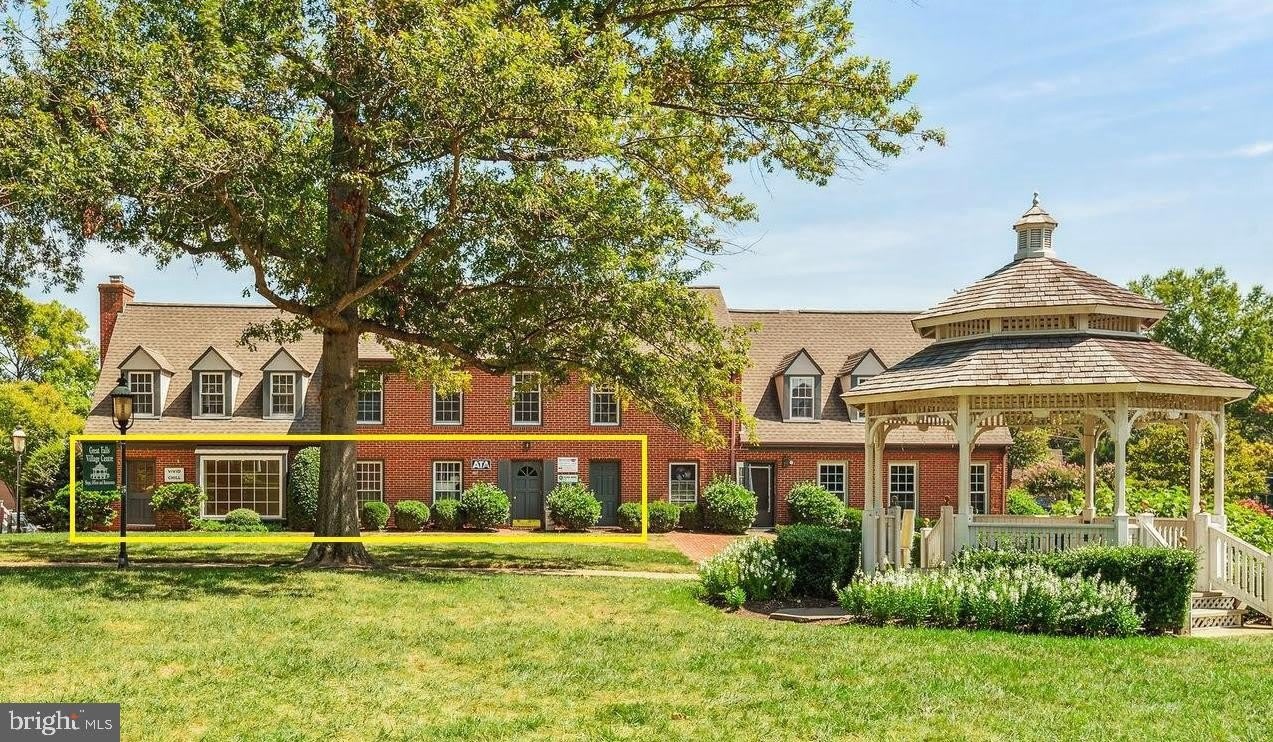 752 WALKER Road – photo 1