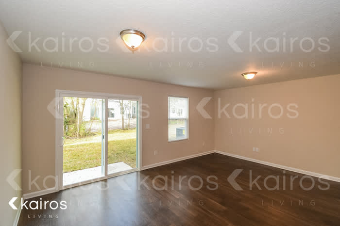 1336 Lake Shore Boulevard – photo 3