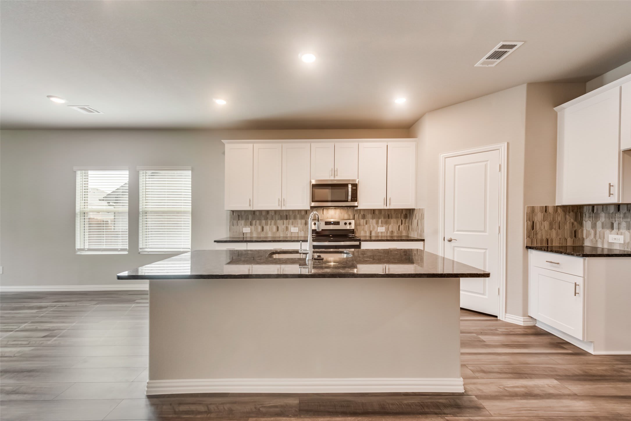 1508 Mineral Point Place – photo 3