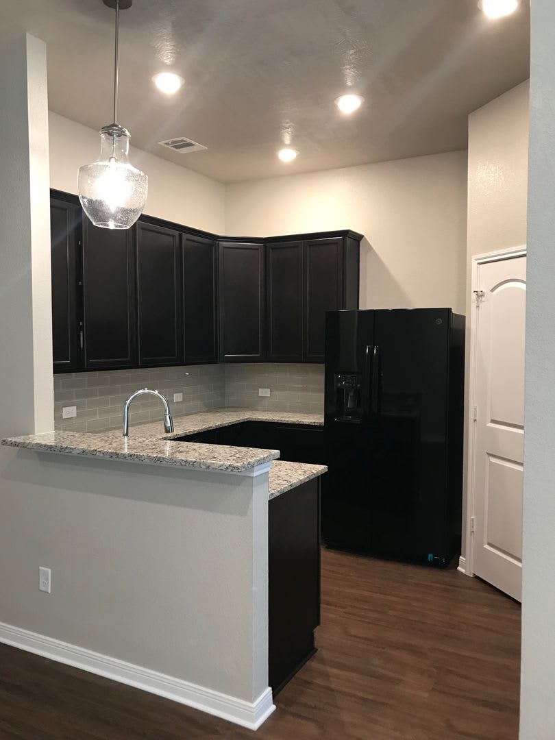 Spacious Single-Family Home Available Now! – photo 4