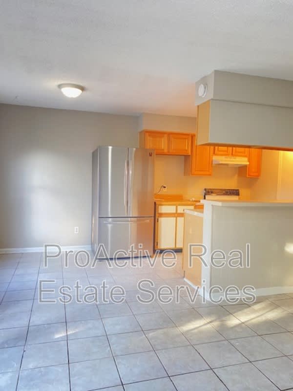 1321 Ruddy Oak Court 1 – photo 4