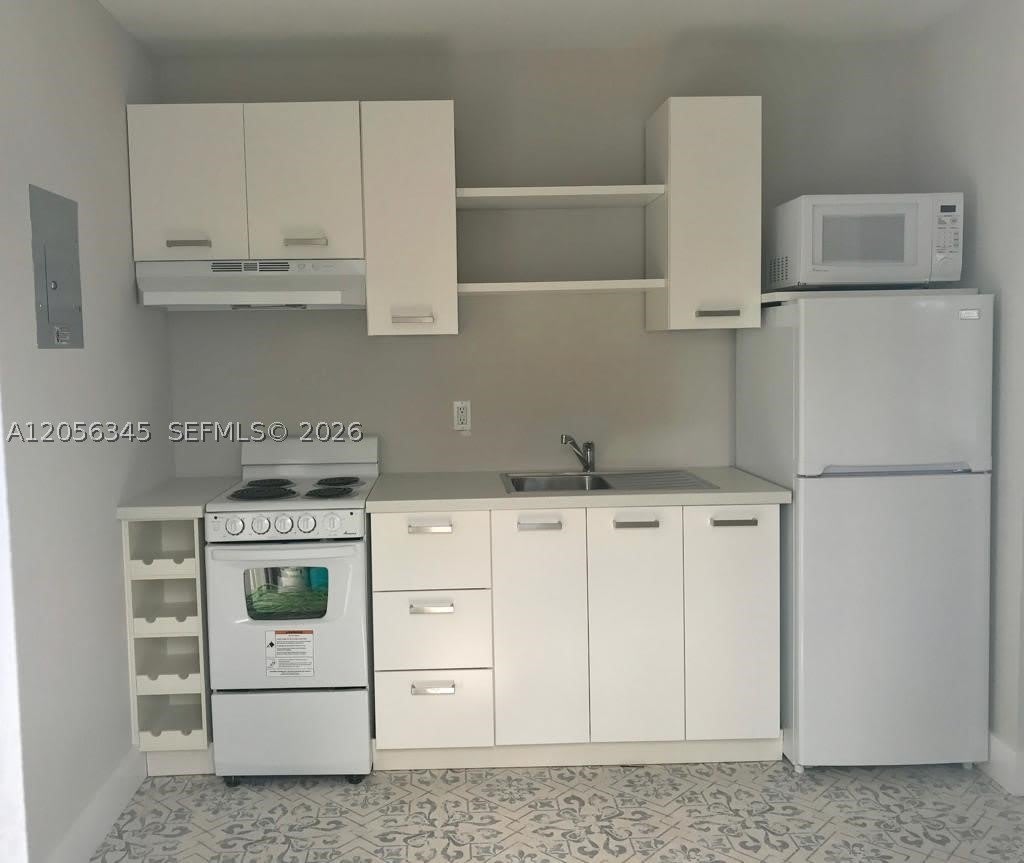 1700 NW 22 CT – photo 3