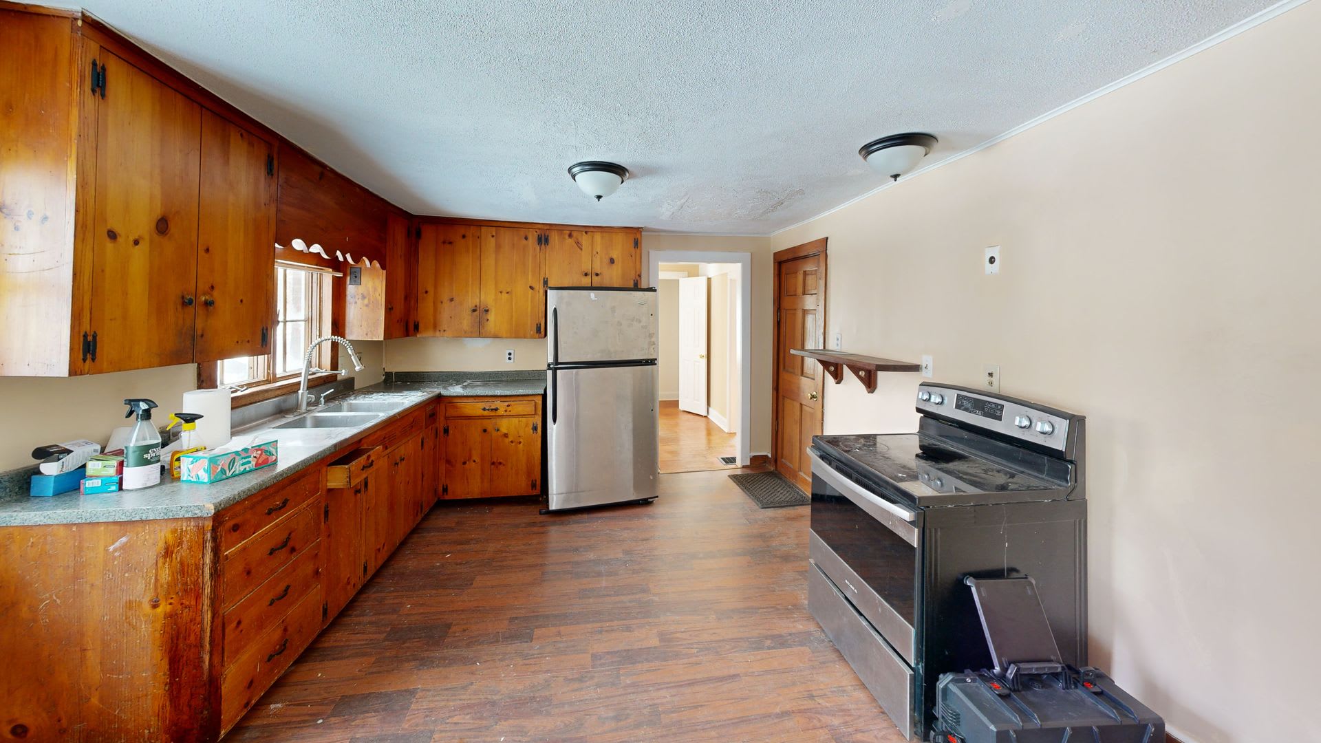 Cozy Two Story Home with Two Bathrooms – photo 2