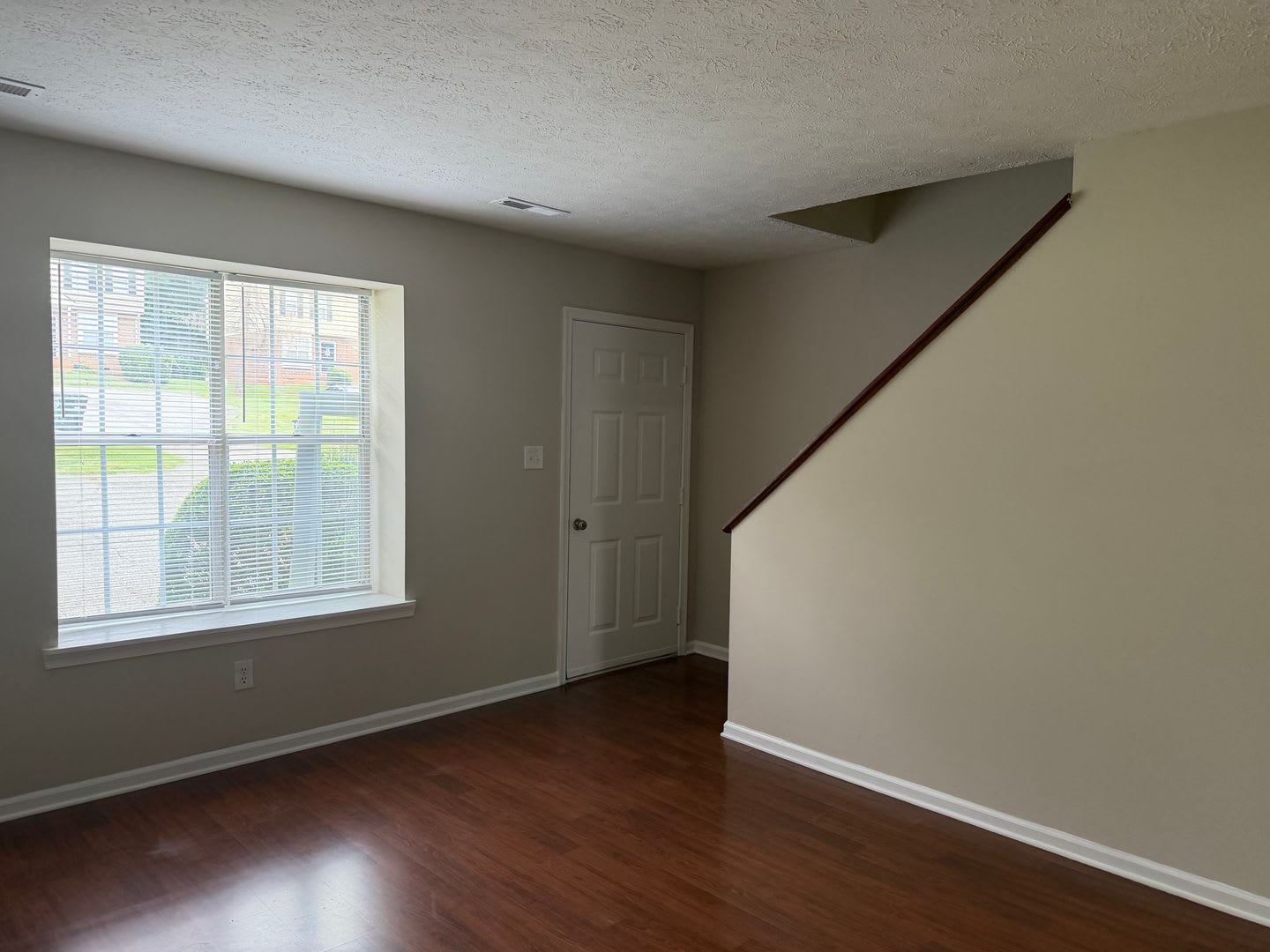 2 Bedroom Duplex Townhouse off Wards Ferry Road – photo 3