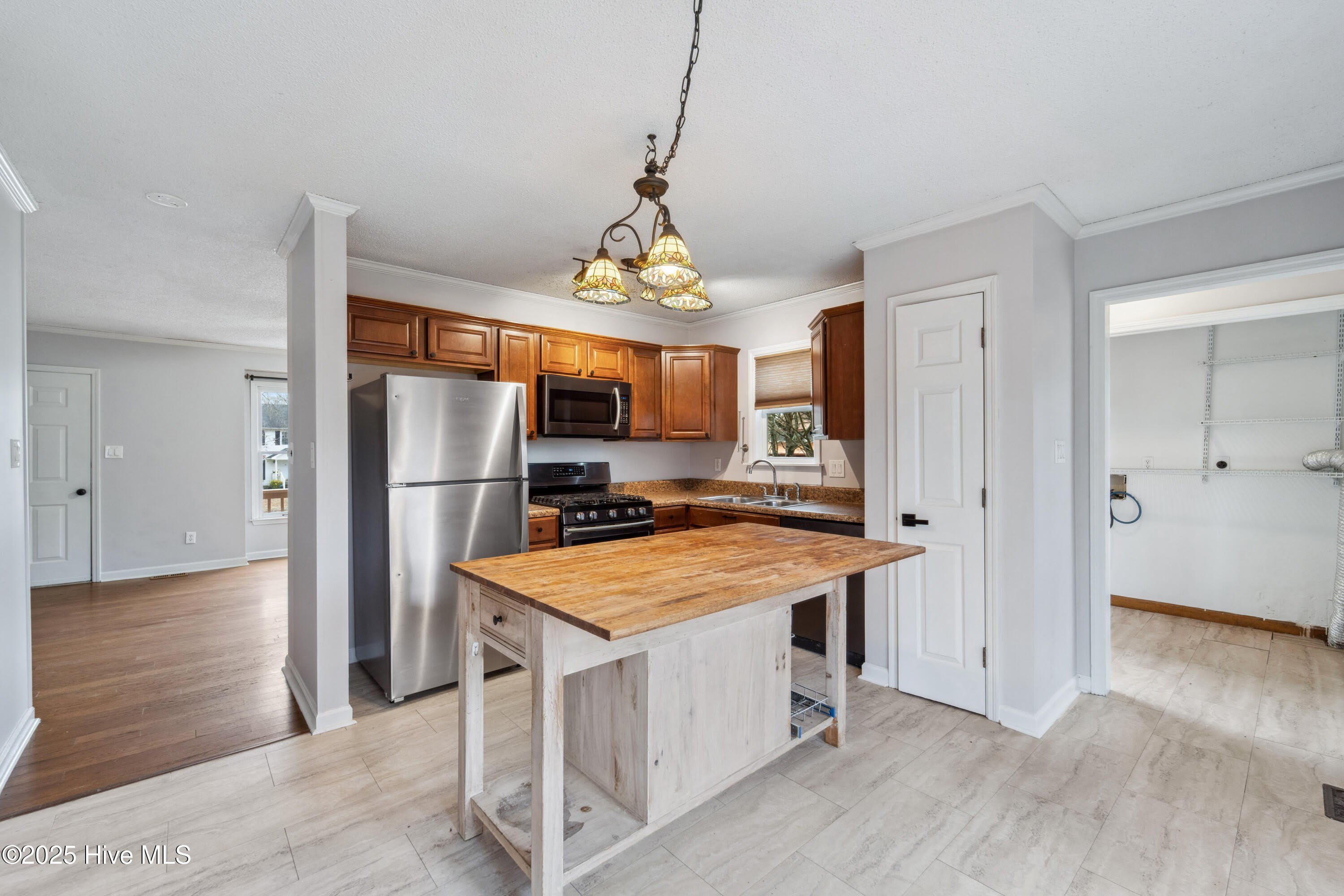 406 S Brookside Court – photo 5