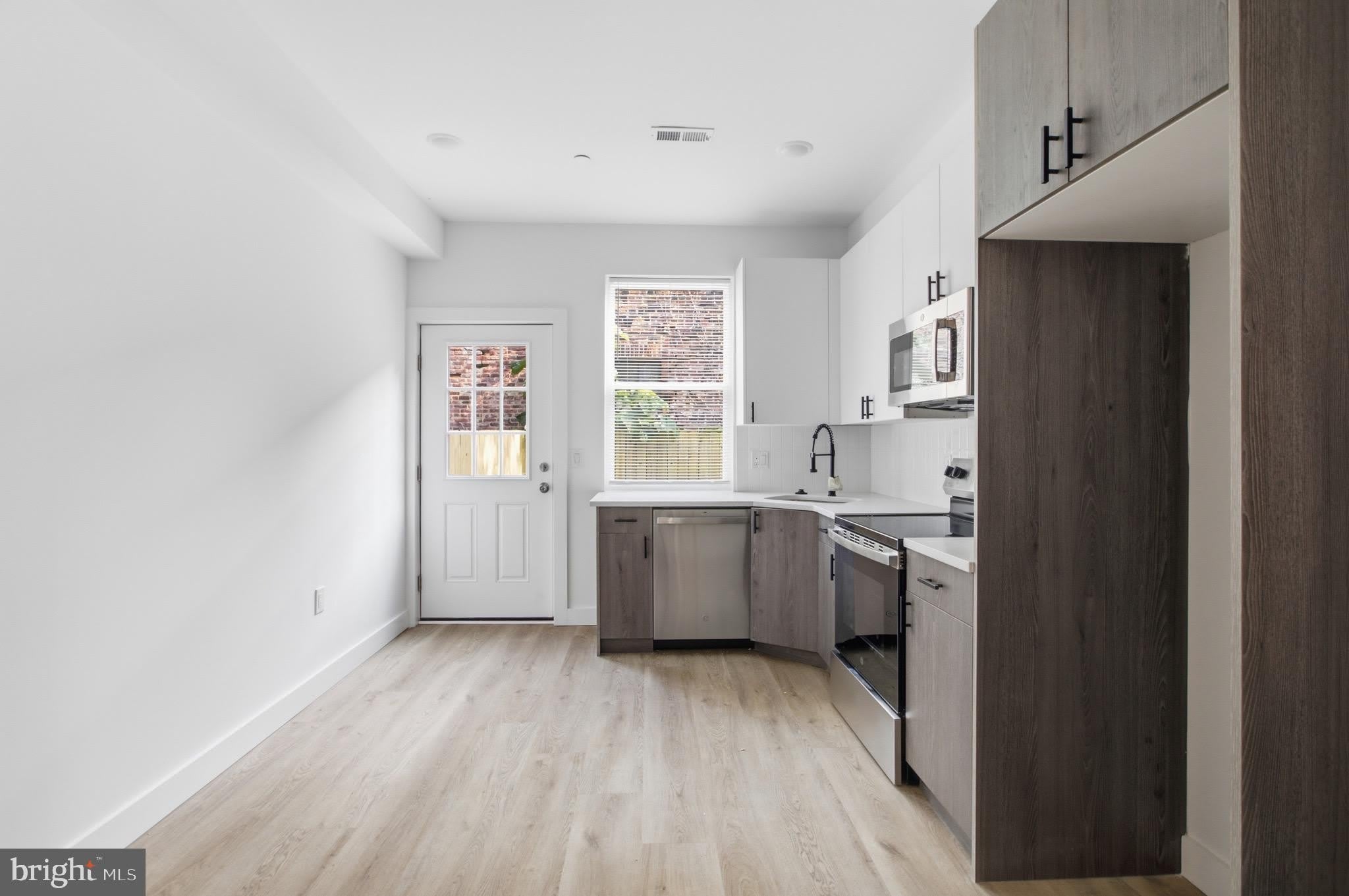 1027 W Arizona Street – photo 5