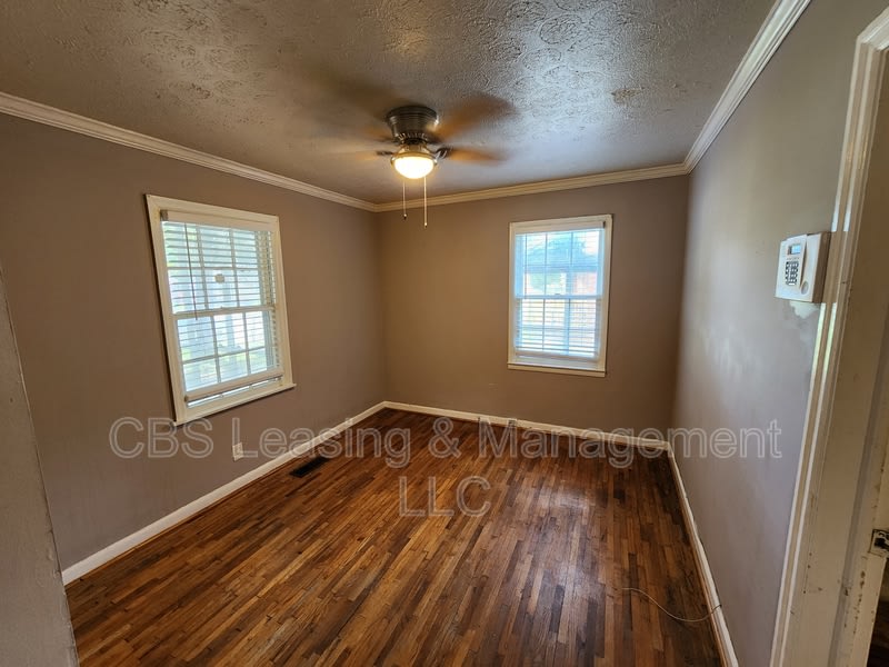 427 Bernard Drive – photo 5
