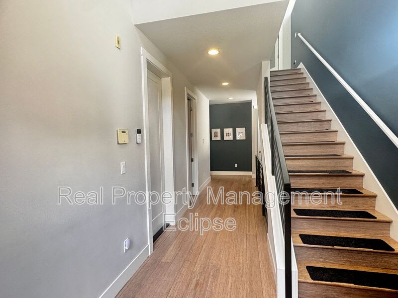 5034 Puget Blvd SW – photo 4