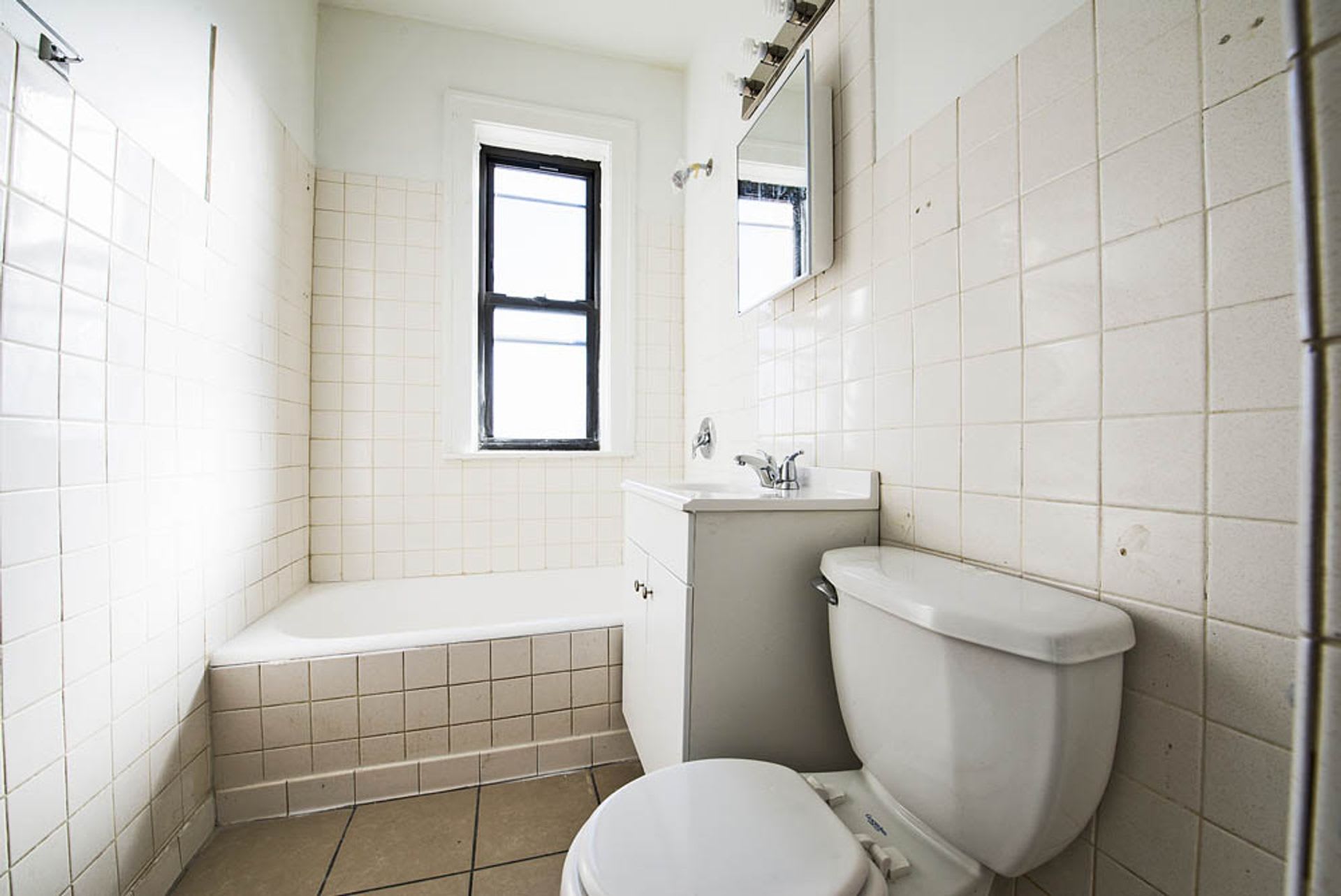 1704 W 77th St – photo 3