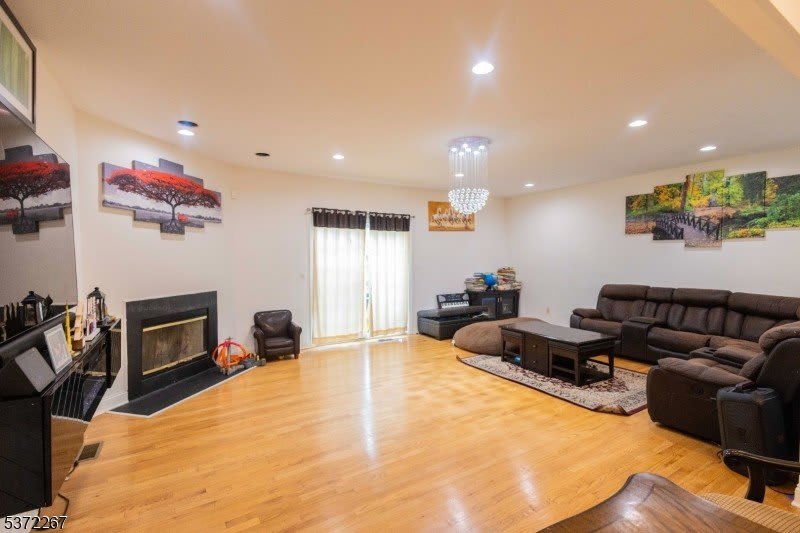 347 Raymound Blvd – photo 3